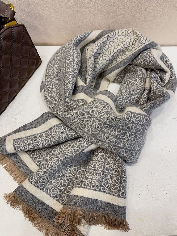 Loewe สไตล์เรโทร! ผ้าพันคอแคชเมียร์เลียนแบบอ่อนโยนและอัจฉริยะผู้หญิงฤดูหนาวเวอร์ชั่นเกาหลีอเนกประสงค์ยาวข้น