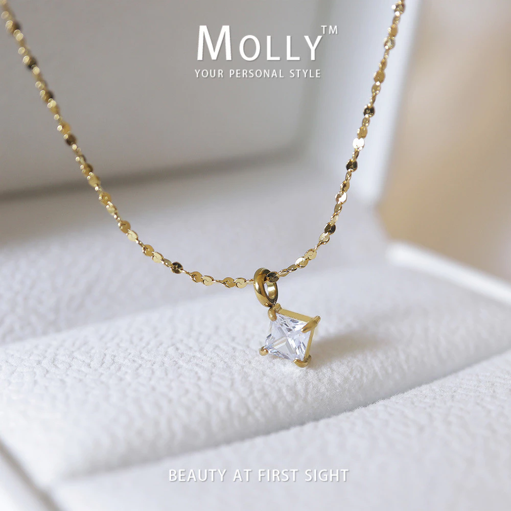 สร้อยข้อมือโซ่สแควร์ สแตนเลสสตีลเงาเคลือบذهب 18K เหมาะสำหรับผู้ที่แพ้ง่ายและคงทนไม่เปลี่ยนแปลงสี