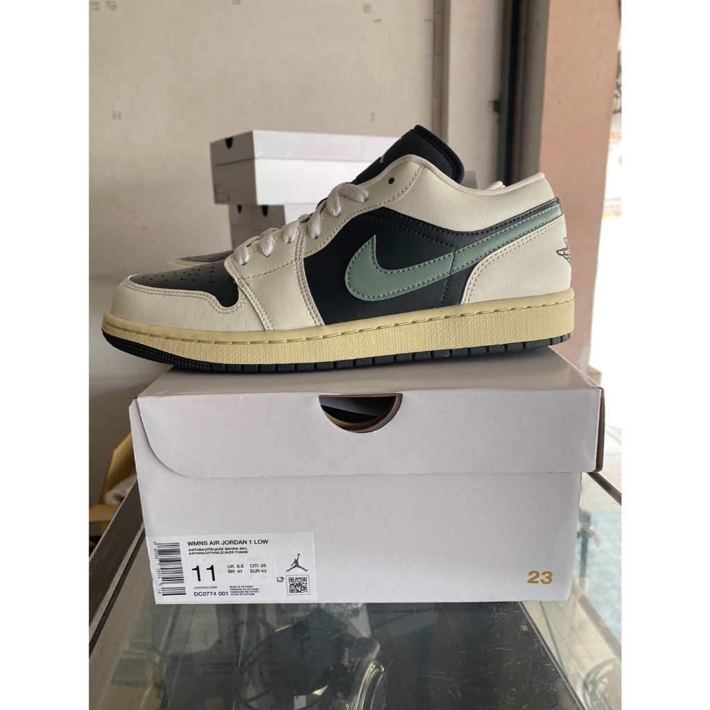 ฟิกเกอร์ Nike Air Jordan 1 Low WMNS Anthracite  W Size 7USW 24CM 38EU ของใหม่ ป้ายไทย พร้อมส่ง