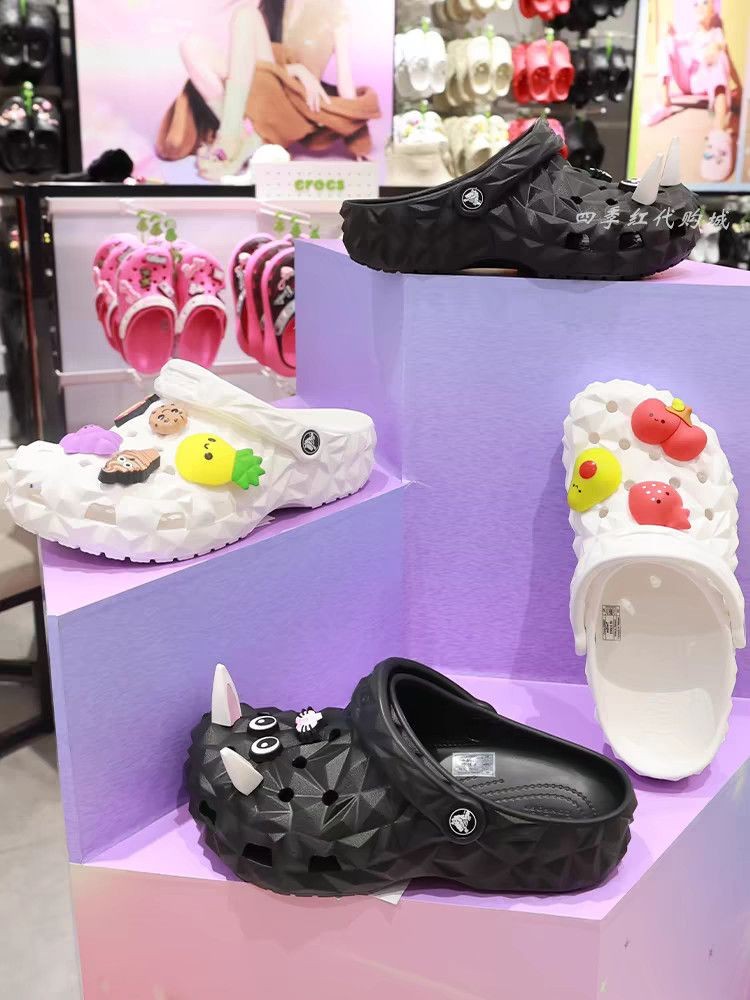 ♞รองเท้าทุเรียนรูใหม่ Liu Yuxin คู่คลาสสิก Kroger Sandals Beiya Men's และ Shoes Shoes Beach Women's