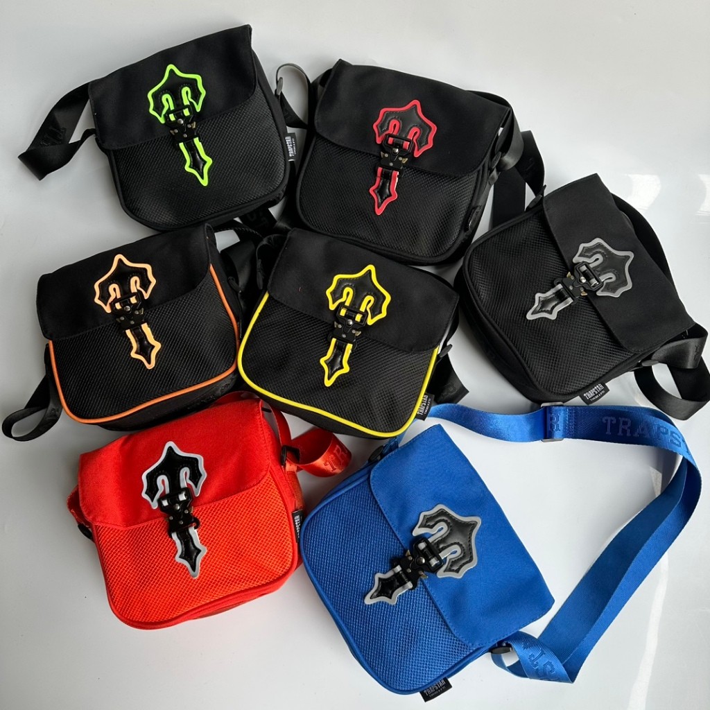 กระเป๋าสะพายไหล่ รูปดาว สไตล์ลอนดอน  Trapstar Shoulder Bag UK Drill London Shoulder bag