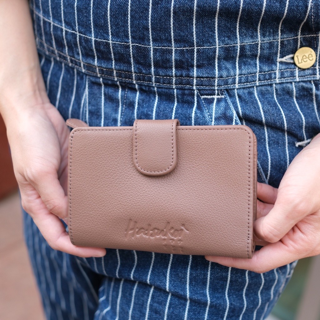 กระเป๋าสตางค์ใบกลาง ช่องเยอะ หนังวัวนุ่มๆ จุของเยอะมาก Monaka by Hatsukoi Leather Wallet