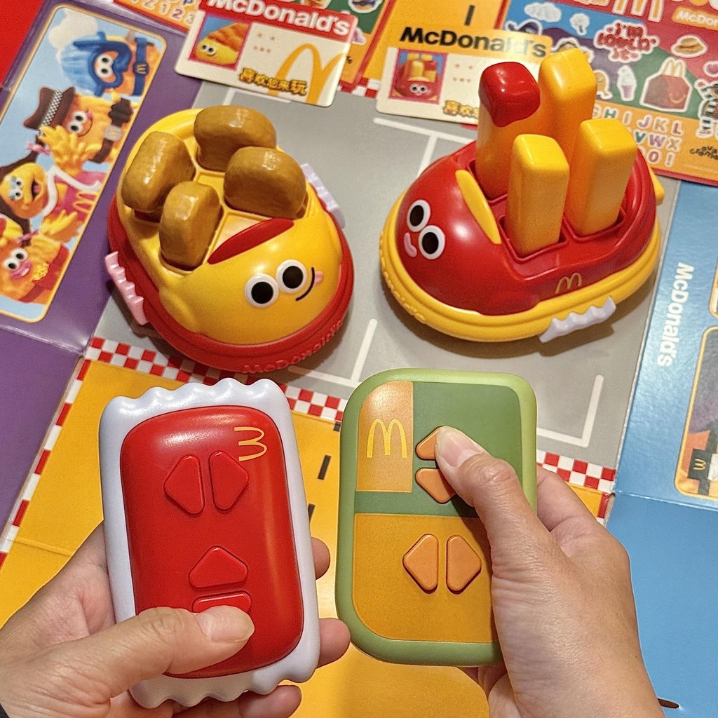 McDonald's Arifyic's โดยรอบรถกันชนของ McDonald's McDonald วันที่ 1 มิถุนายนของเล่นคู่ของเล่นคู่แม่แ