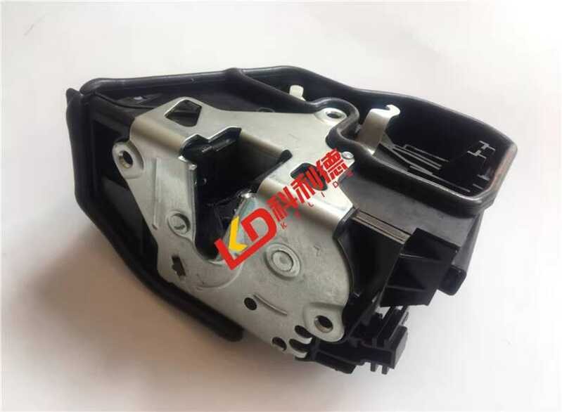 เหมาะสําหรับ BMW E90 E87 E93 ประตู X5 Locker F18 X1 F20 Locker F35 Central Control ล็อคบล็อก E60