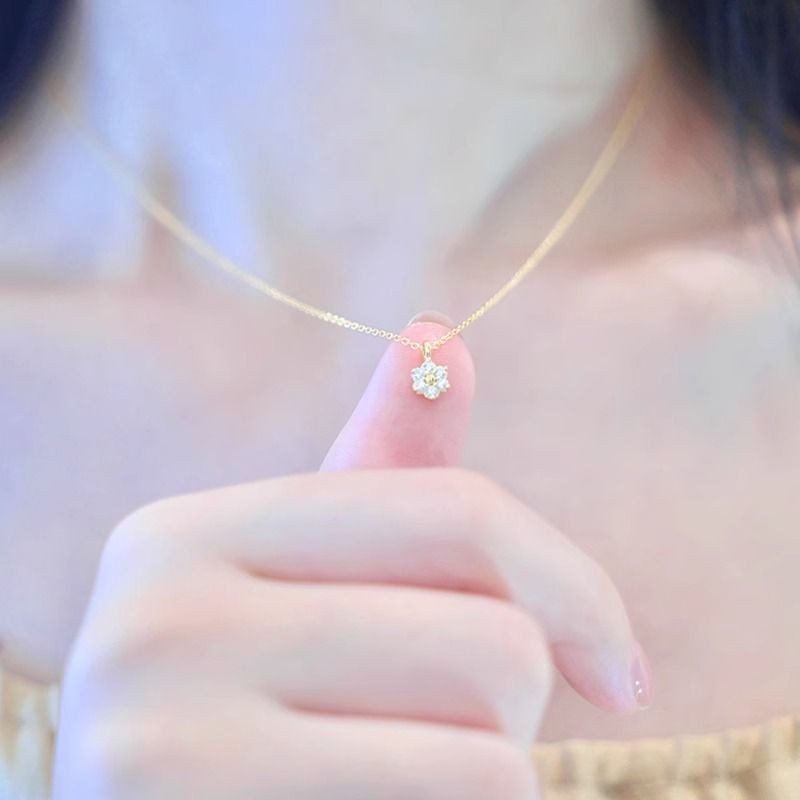 925 สร้อยคอเงินหญิง Forget-Me-ไม่ดอกไม้Ins Niche LightหรูหราHigh-End Clavicle Chainแฟนแฟนของขวัญ2025