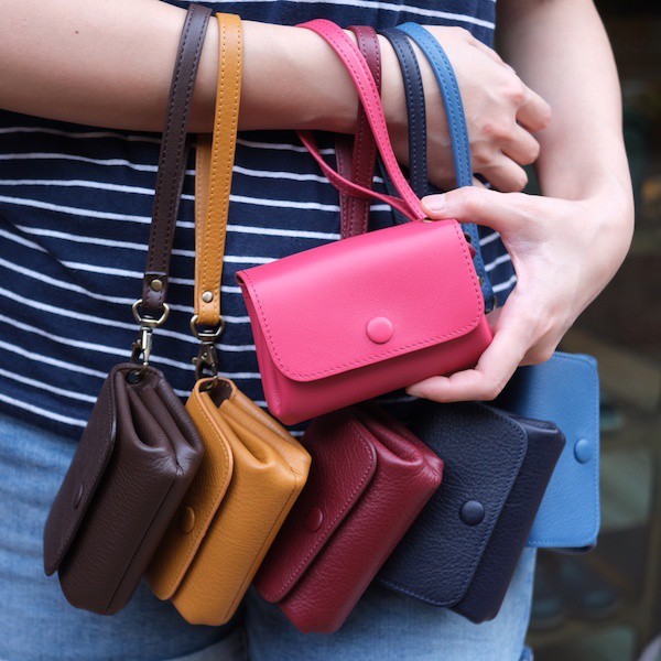 ขายดีที่สุดกระเป๋าสตางค์ใบเล็กรุ่น Kai - แถม!!สายคล้องแขน (Hatsukoi Leather Wallet)