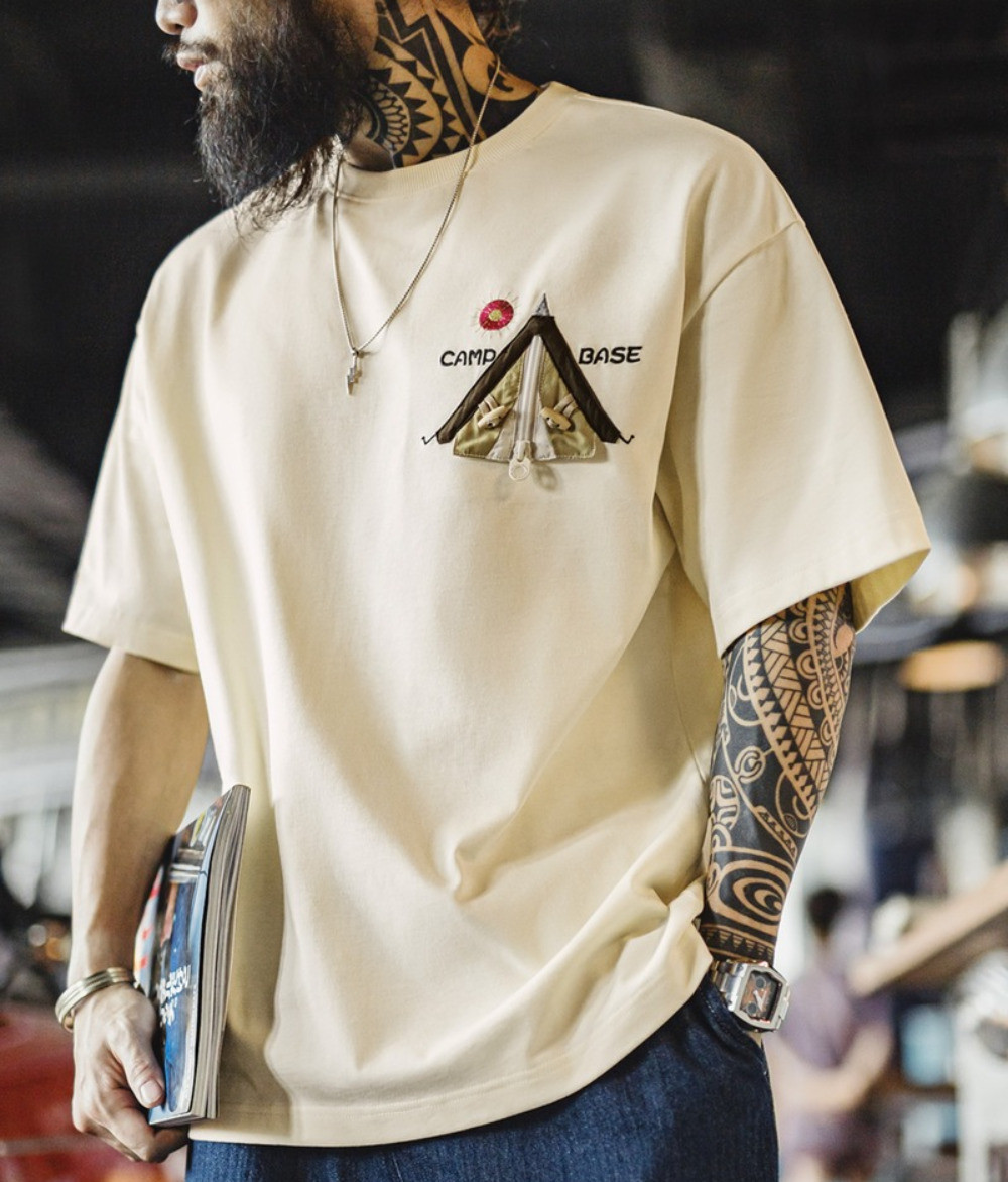 Maden สไตล์อเมริกันสร้างสรรค์เย็บปักถักร้อยเสื้อยืดข้าวขาวผ้าฝ้ายน้ำหนักปอนด์ครึ่งแขนด้ายคอแขนสั้นผู้ชายฤดูร้อน