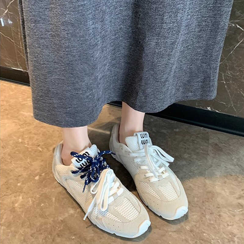 miumiu แบนทิ 2024 ลูกไม้ใหม่ร้อยระบายอากาศหนังแท้สบาย ๆ กีฬารองเท้าฝึกอบรม Argan รองเท้าสตรี