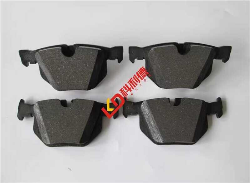 เหมาะสําหรับ BMW X1 X3 X5 X6 ผ้าเบรคหลัง 730 740 525 530 ผ้าเบรค 325 330 535