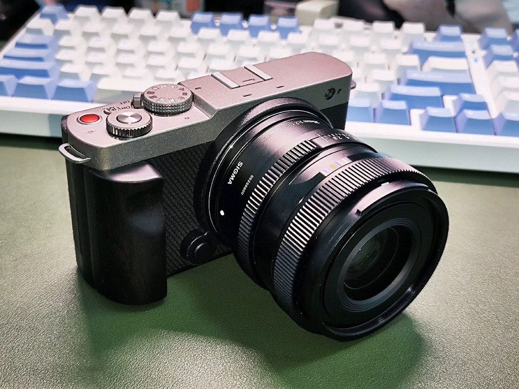 เหมาะสําหรับ Panasonic S9 ที่จับไม้เนื้อแข็ง Panasonic Handle ที่จับกล้อง S9 Handle