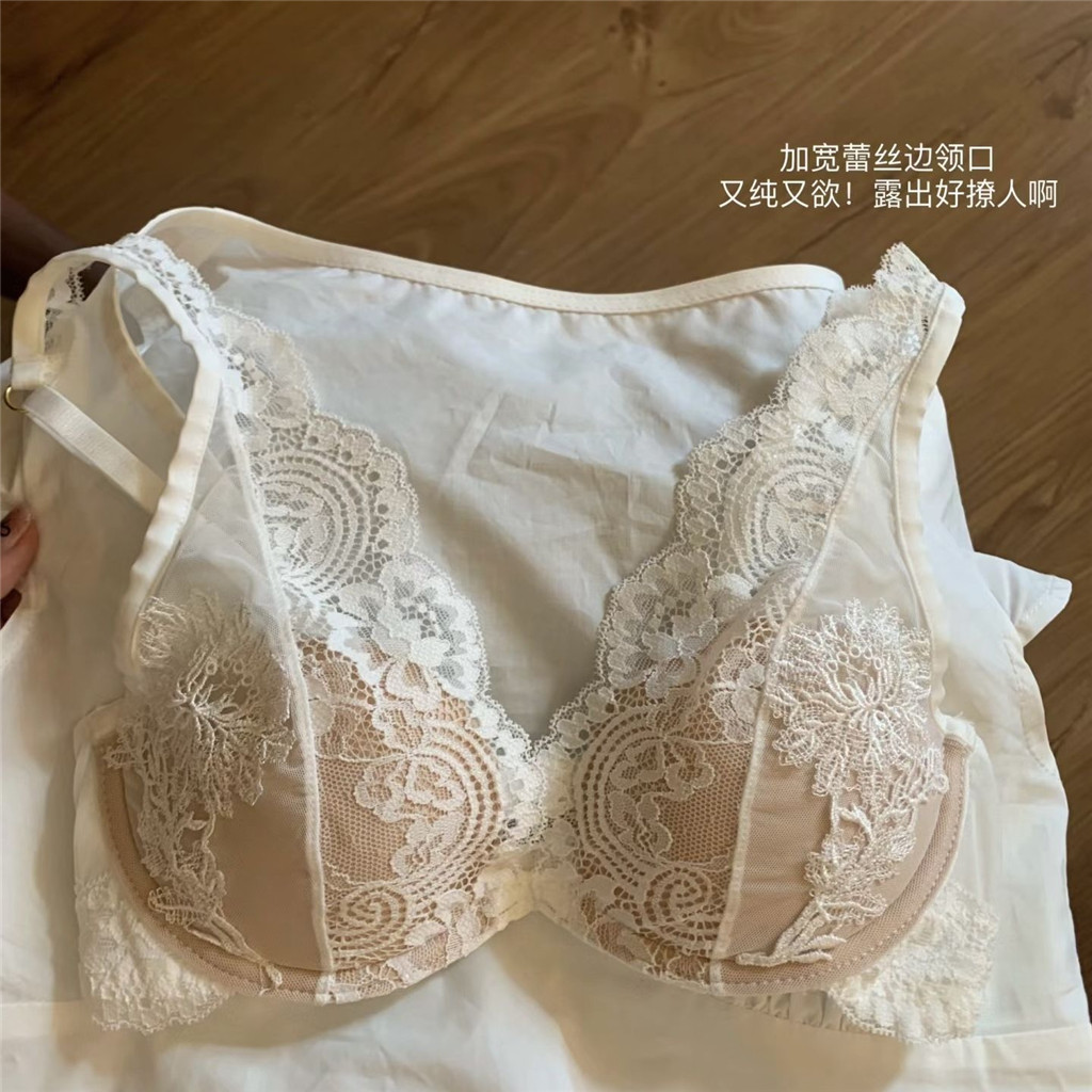 ลูกไม้ใบหน้าชุดชั้นในเซ็กซี่ผู้หญิงบางสไตล์หน้าอกใหญ่แสดงหัวนมขนาดเล็กปรับที่สวยงามกลับ ชุดชั้นใน