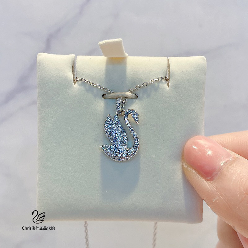 ♞,♘,♙



 ,



 ,,พร้อมส่งทีไทย Swarovski ของแท้100%ICONIC SWAN Red Swan สร้อยคอสองด้าน ของขวัญแฟน