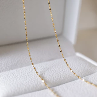 สร้อยข้อมือโซ่สแควร์ สแตนเลสสตีลเงาเคลือบذهب 18K เหมาะสำหรับผู้ที่แพ้ง่ายและคงทนไม่เปลี่ยนแปลงสี