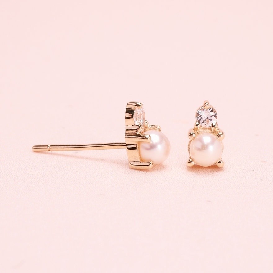 Grace Fine Jewelry ต่างหูมุกแท้ 9K (แป้นเสียบ)