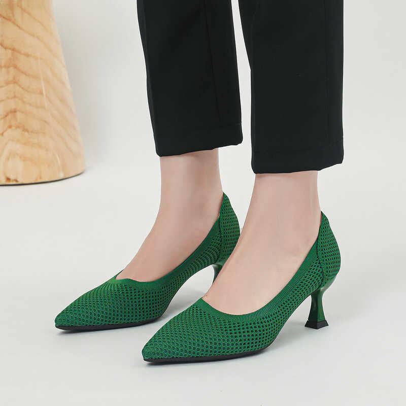 2024 2Ce ผู้หญิงฤดูร้อนใหม่รองเท้าส้นสูงกับตาข่ายกล