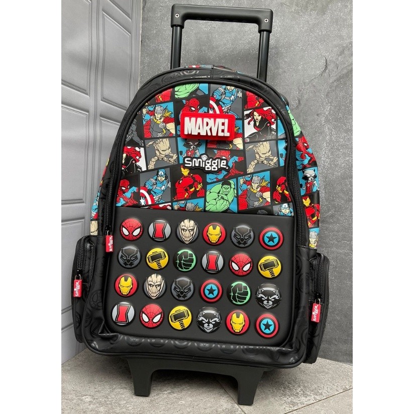 Smiggle Marvel กระเป๋าเป้สะพายหลัง พร้อมล้อเลื่อน มีไฟสว่าง