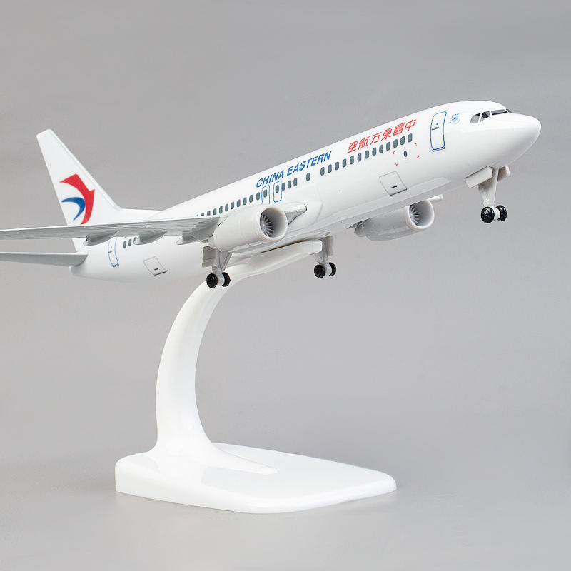 1: 200 โบอิ้ง 737 โมเดลเครื่องบินโลหะผสมจําลองกับคอลเลกชันเครื่องประดับ