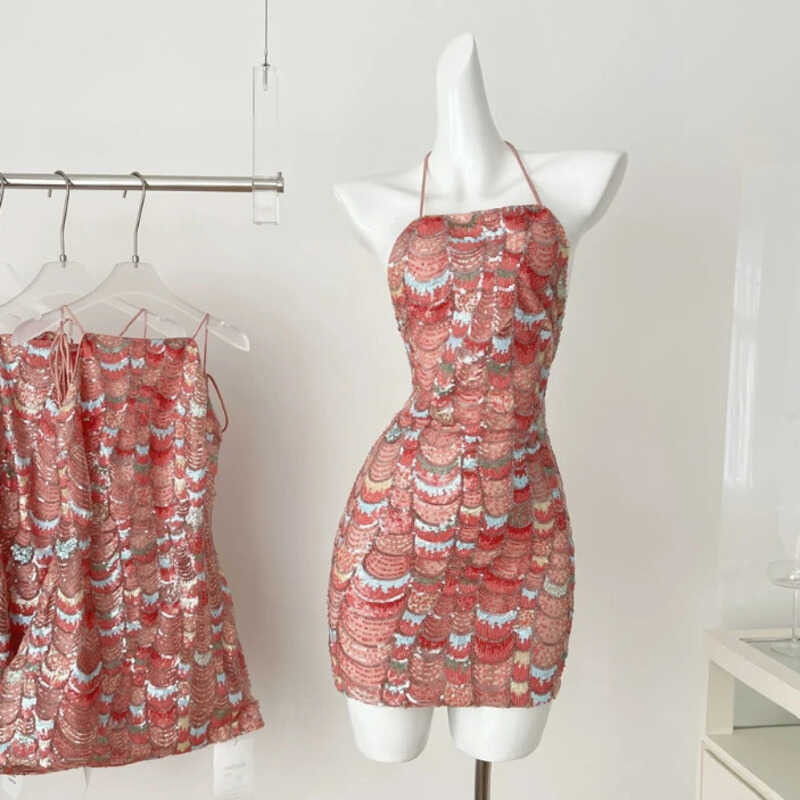 ▥ เกาหลีแฟชั่นเซ็กซี่kpop Original Designชุดผู้หญิงmermaidเลื่อมbackless Halterชุดมินิปาร์ตี้ชุ