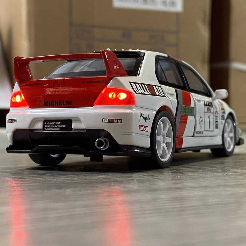 JDM 1:32 Lancer Evolution EVO ปิโตรเลียมเคลือบรุ่นโลหะผสม Diecast จําลองกีฬารถของขวัญของเล่นสําหรับ