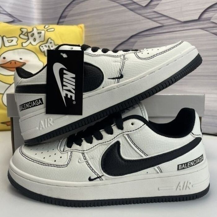 รองเท้าผ้าใบอินเทรนด์สำหรับผู้ชายและผู้หญิง ใช้ได้ทั้งกิจกรรมกลางแจ้งและสวมใส่ประจำวัน