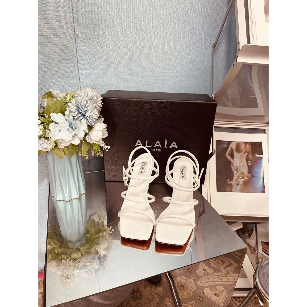 Alaia ใหม่ รองเท้าส้นสูง รูปพิเศษ แฟชั่นสําหรับผู้หญิง