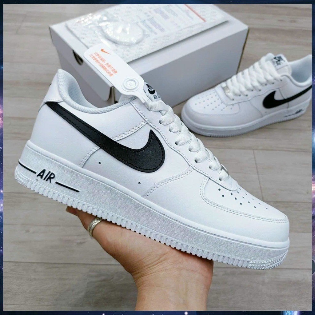 รองเท้าผ้าใบ Nike Air Force 1 สีขาวพร้อมแถบสีดําสําหรับผู้ชายและผู้หญิง AF1 พร้อมแถบสีดํา Air Full