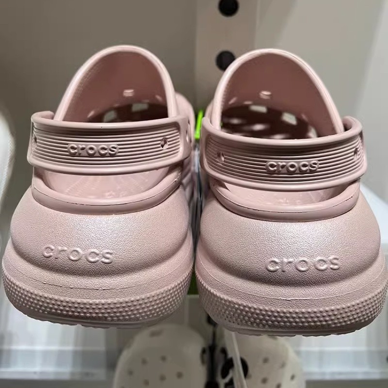 ♞crocs Crush Shimmer Clog แท้ รองเท้าแตะสูง สีชมพู แวววาว สําหรับผู้หญิง รองเท้าไปทะเล#208591 mnj