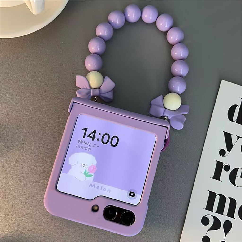 SAMSUNG เกาหลีที่เรียบง่ายสีม่วงเคสโทรศัพท์กับโบว์สร้อยข้อมือโซ่สําหรับSamsung Galaxy ZFlip7 ZFlip3 ZFlip4 ZFlip5 ZFlip6 กันกระแทกปกหลัง