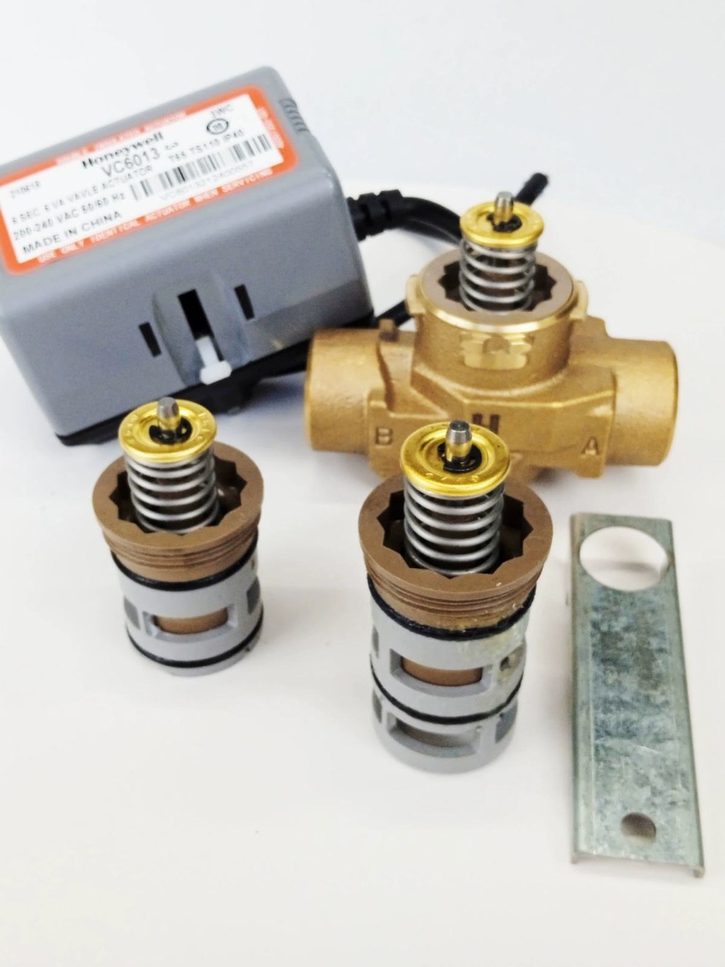 Honeywell ยี่ห้อใหม่ VC6013 ไฟฟ้าสองทางวาล์ววาล์ว Core VC4013 VN6013 ประแจถอดชิ้นส่วนเครื่องมือ