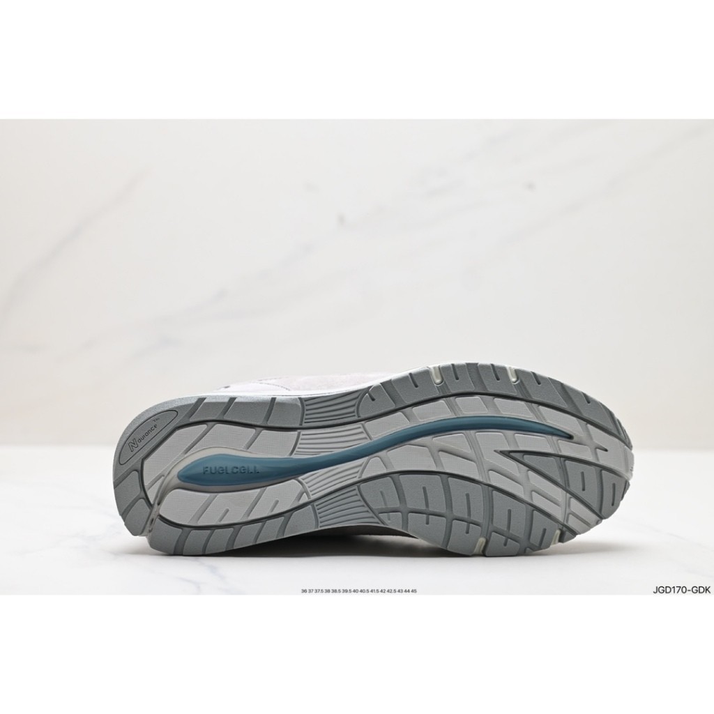 New Balance NB 991 v2 Fuelcell ABZORB FOAM Cushioning รองเท้าวิ่งสีเทา MADE in UK U991VS2