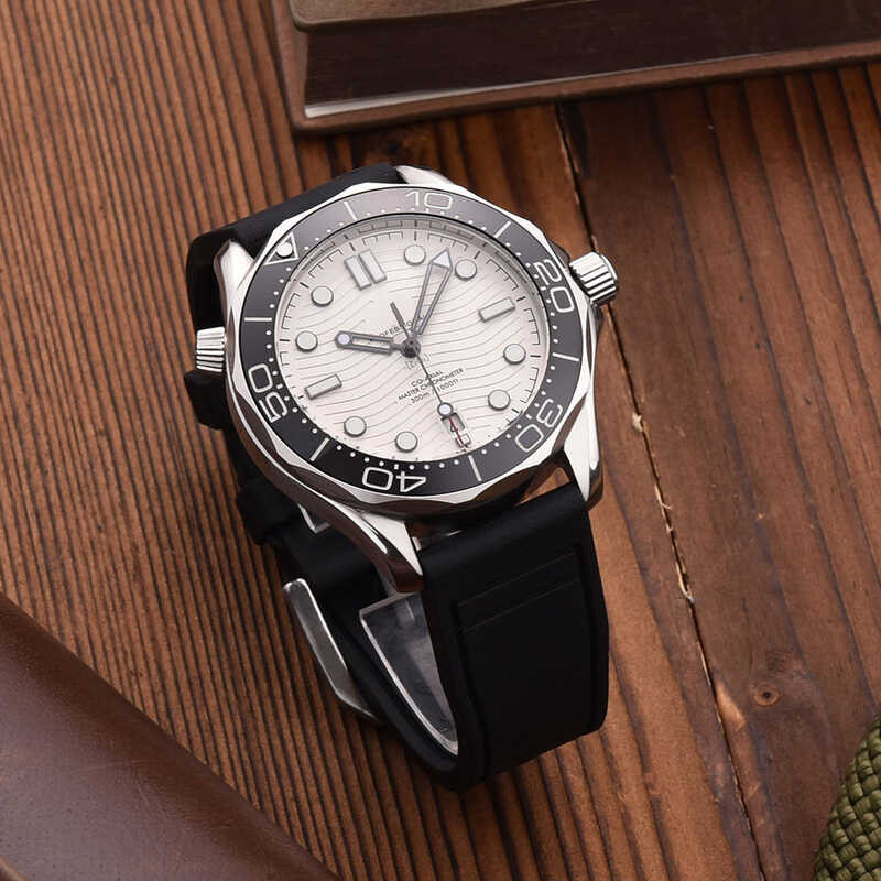 Grade Premium Fluororubber FKM 20Mm 21Mm 22Mm Watch Strap Diving Waterproof Quick Release Watchband