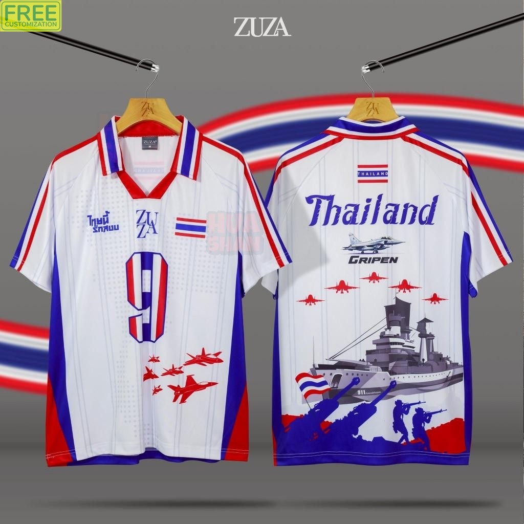 ZUZA - เสื้อกีฬาคอปก ไทยนี้รักสงบแต่ถึงรบไม่ขลาด พิมพ์ลายโดดเด่น