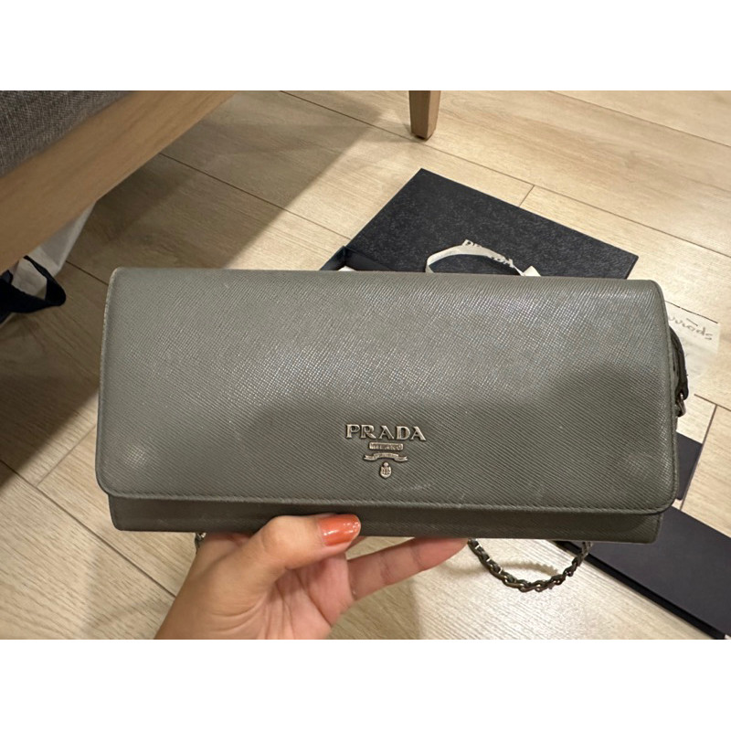 Prada wallet on chain 14