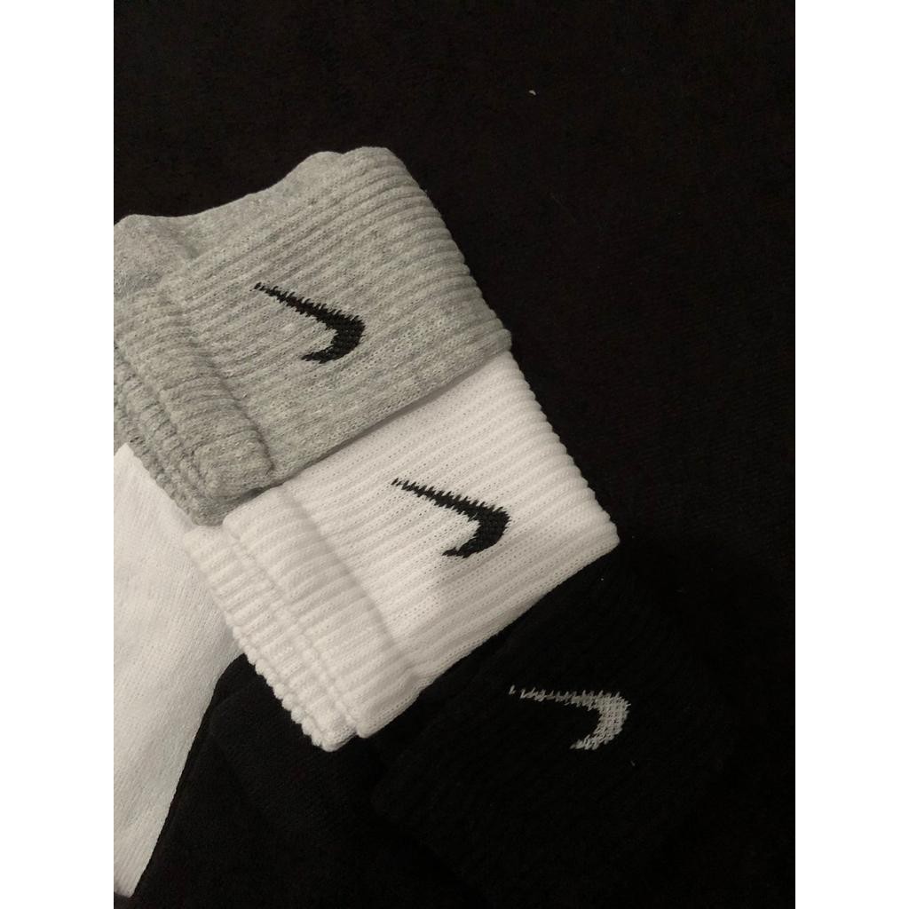 ถุงเท้าผ้าฝ้ายแท้ 5 คู่ บรรจุกล่อง ใช้ได้ทุกฤดู สำหรับผู้ชายและผู้หญิง เหมาะแก่การออกกำลังกาย พักผ่อ