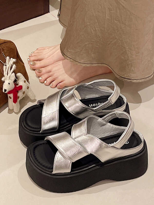 Summer Muffins 2024 shoe Beach Sandal Woman Female Shoe Increasing Height Clogs With Heel Flat Girl
