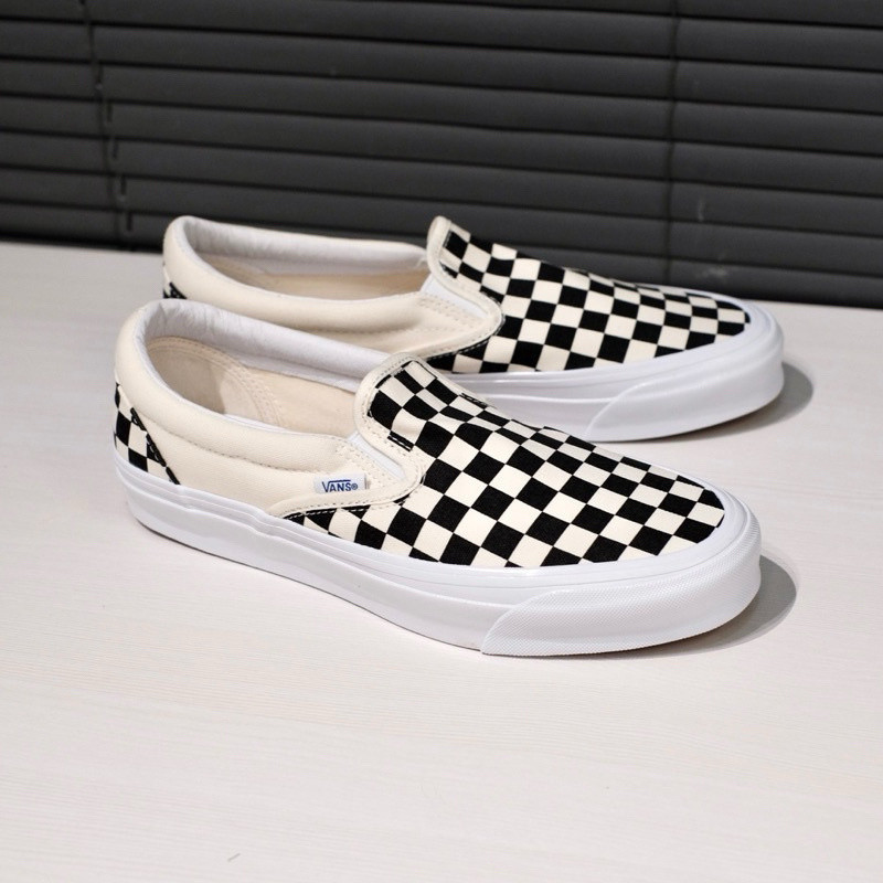 ♞Vans slip on blackwhitted shoes 2025