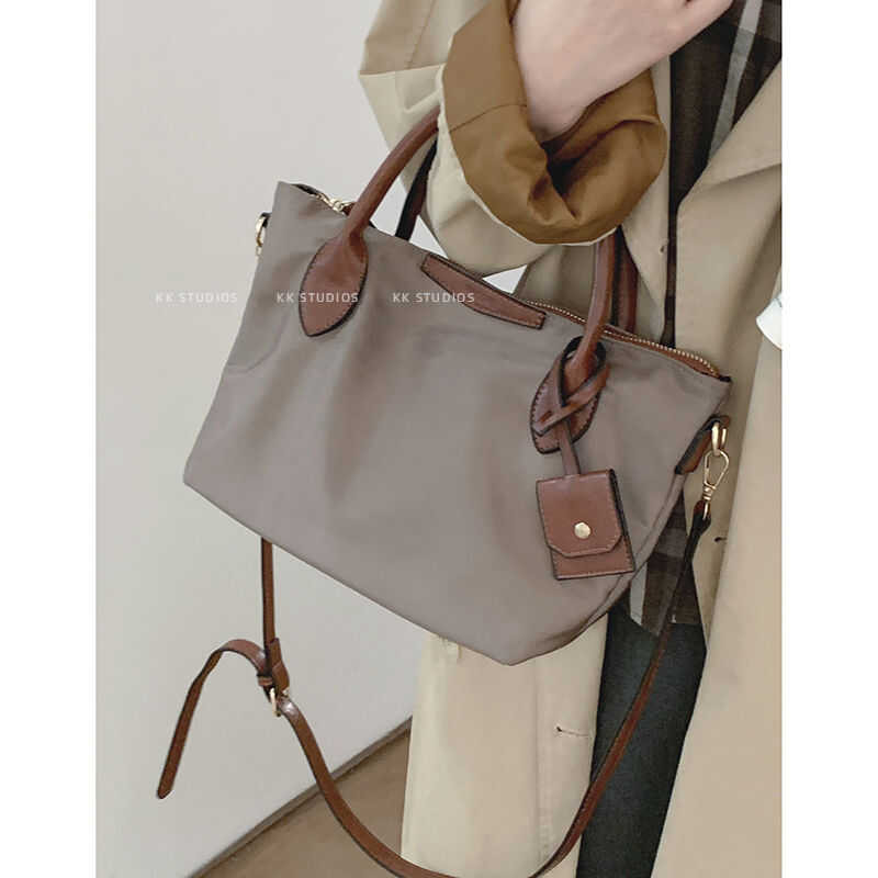 ทันสมัย ความจุขนาดใหญ่ กระเปถือสําหรับเดินทาง ผู้หญิง ใหม่ 2023 มีสล์ กระเปสะพายข้าง ลำลอง ไนลอน Un