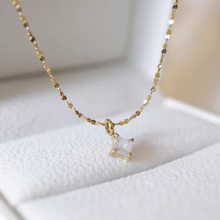 สร้อยข้อมือโซ่สแควร์ สแตนเลสสตีลเงาเคลือบذهب 18K เหมาะสำหรับผู้ที่แพ้ง่ายและคงทนไม่เปลี่ยนแปลงสี