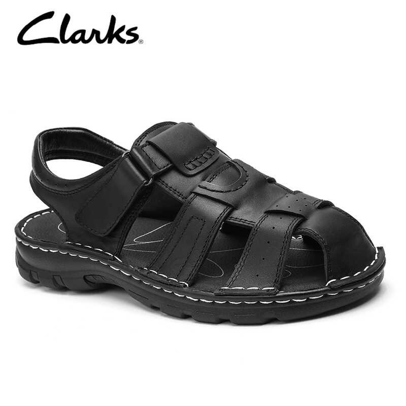 5 Clarks_รองเท้าแตะหนังมะฮอกกานีสำหรับผู้ชาย