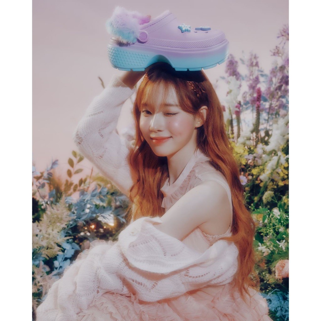 aeo ♞,♘CROCS Classic Mary Jane Clog  AESPA X  STOMP LINED CLOG -พรีออเดอร์ - preorderoppa