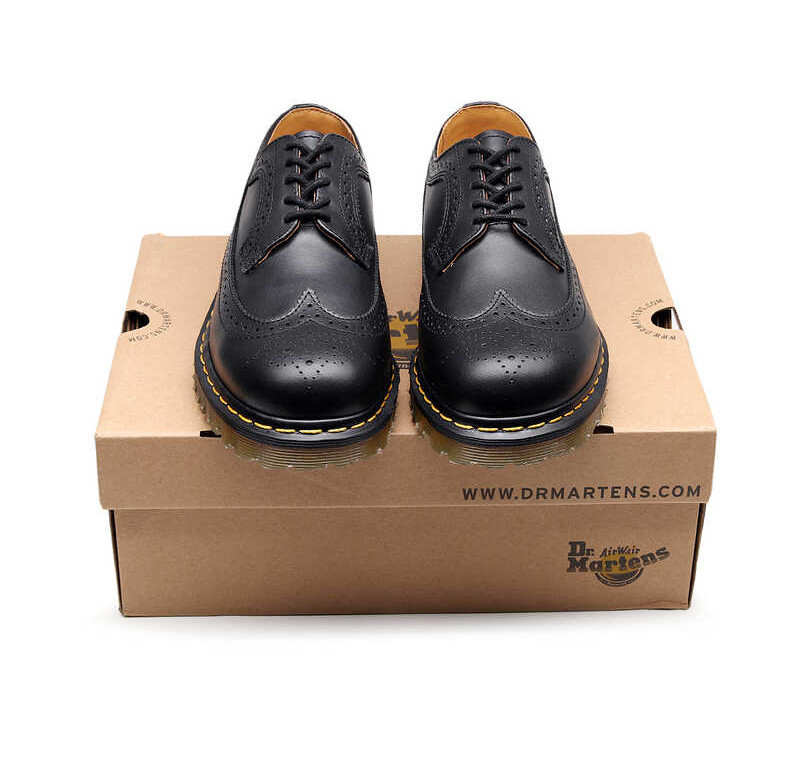 ❤ รองเท้าคัดชูหนังแท้ สีดำ Dr. Martens รุ่น 3989 BROGUES SMOOTH LEA