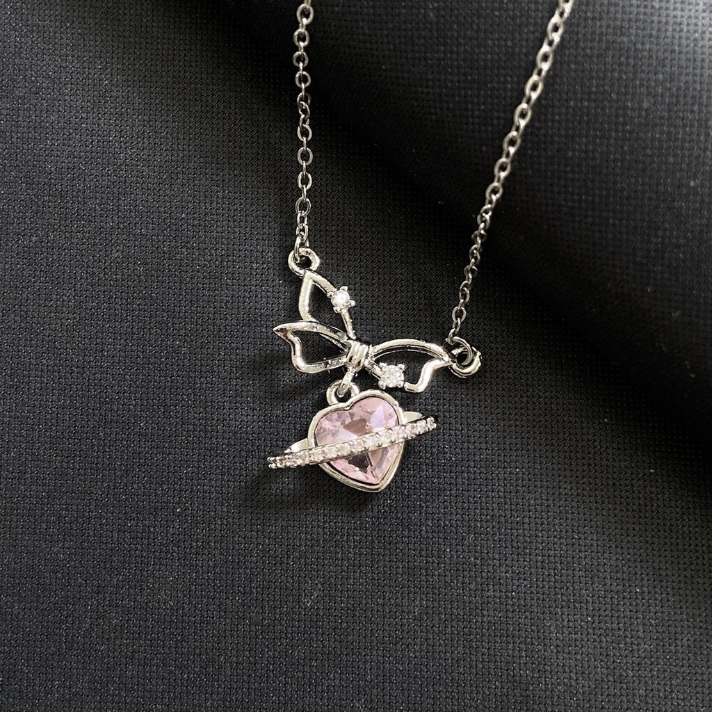 ,Vw West Queen สีชมพูเพชรผีเสื้อรักสร้อยคอหญิง All-Match Clavicle Chain ins ขายร้อน VBG