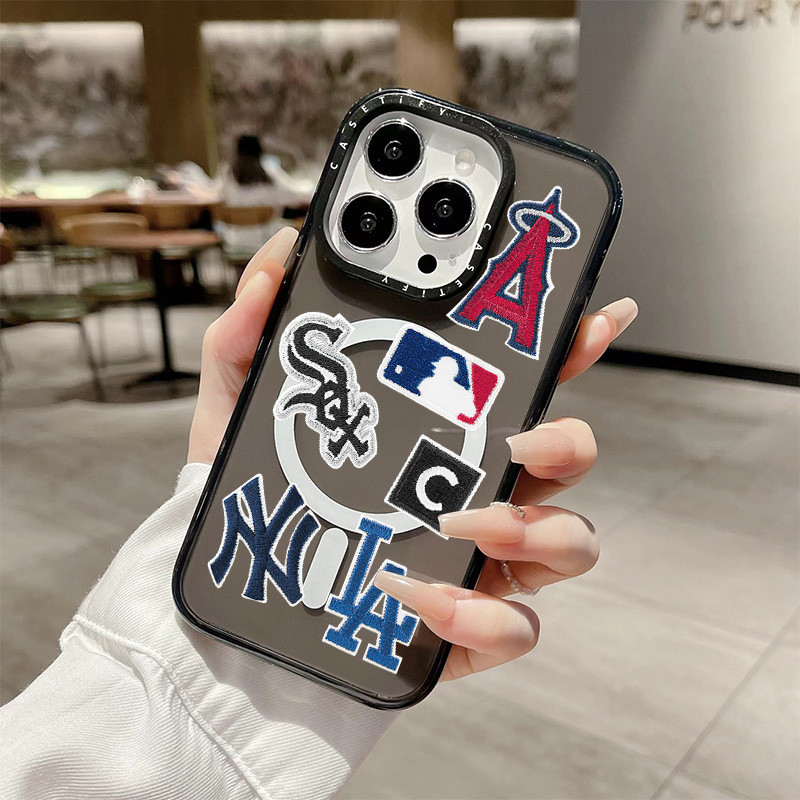 Mlb Badge ไร้สายชาร์จแม่เหล็กสําหรับ IPhone 11 14 15 Pro Max 12 13 Pro Max ฝาครอบ 14 PLUS 15 PLUS ซิลิโคนนุ่มกันชนใสกันกระแทกปลอก
