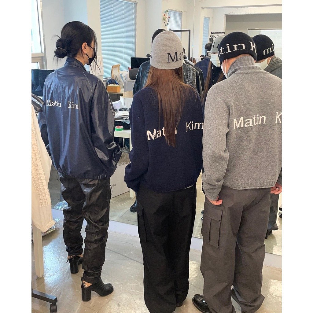 ♞,♘[Matin Kim] เสื้อแจ็กเก็ตกันหนาว แขนยาว คอสูง ผ้าถัก สไตล์เกาหลี สําหรับผู้ชาย และผู้หญิง QWA