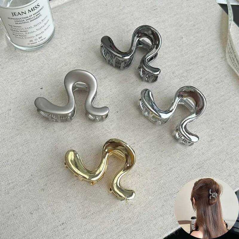 VANIKA คลิปโลหะไม่สมมาตรแบบเรียบง่าย ใหม่ คลิปผมหางม้าผู้หญิงที่มีรูปทรงเรขาคณิต คลิปหนีบผมแฟชั่น