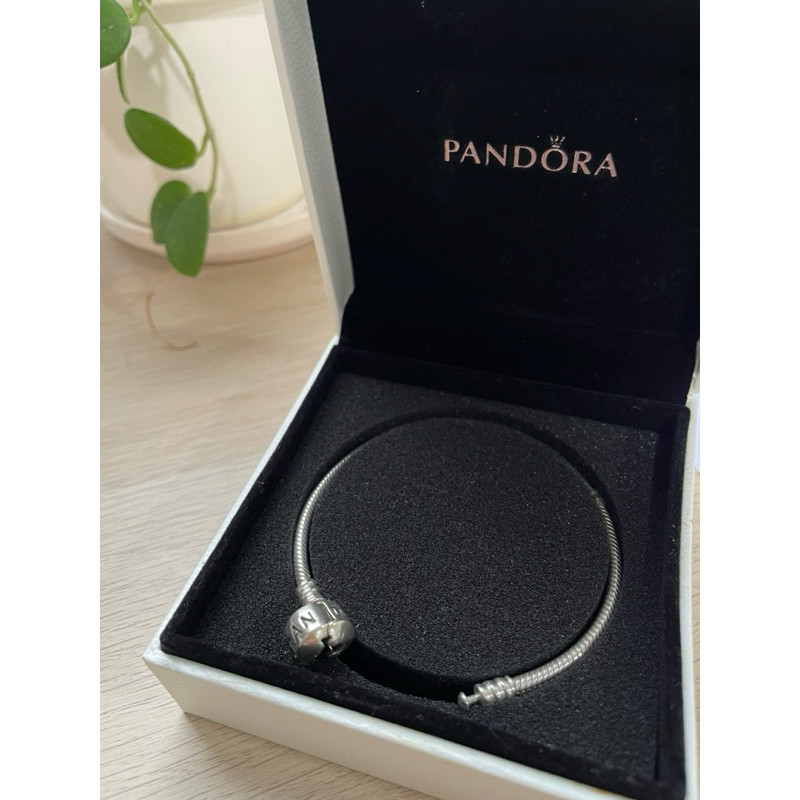 ♞[มือสอง ของแท้100%] สร้อยข้อมือแพนโดร่า Pandora Sliver Bracelet