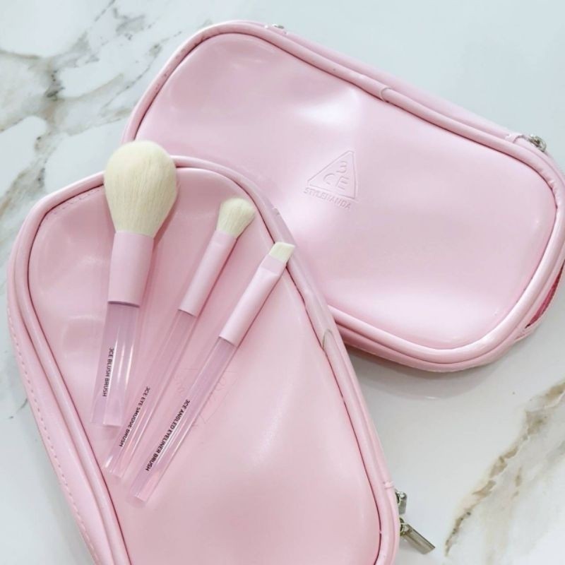3CE Makeup Brush Set เซ็ทแปรงแต่งหน้าพร้อมกระเป๋า