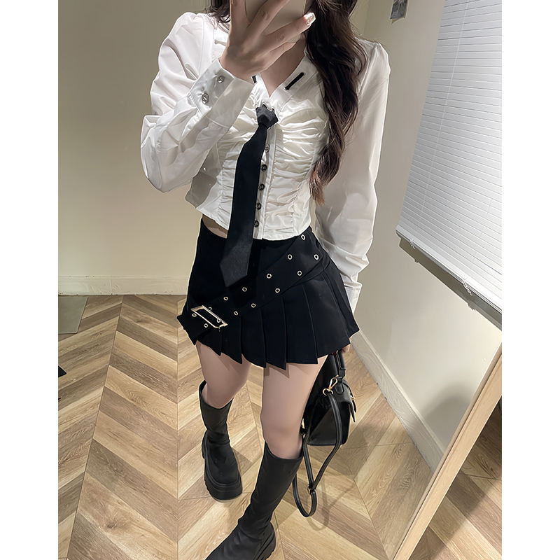ชุดเซท 2 ชิ้น เนคไทสั้นสไตล์ Preppy เสื้อเชิ้ตแขนยาวอัดพลีททรงสลิม กระโปรงจับจีบเอวต่ำสไตล์สาวฮอต