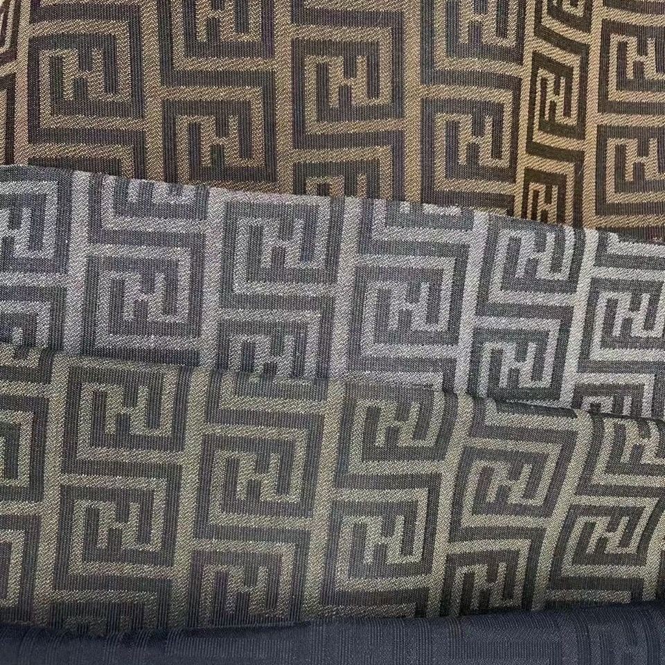 Fendi Fabrics สามสี! Universal สําหรับรองเท้า กระเป๋า และเสื้อผ้า