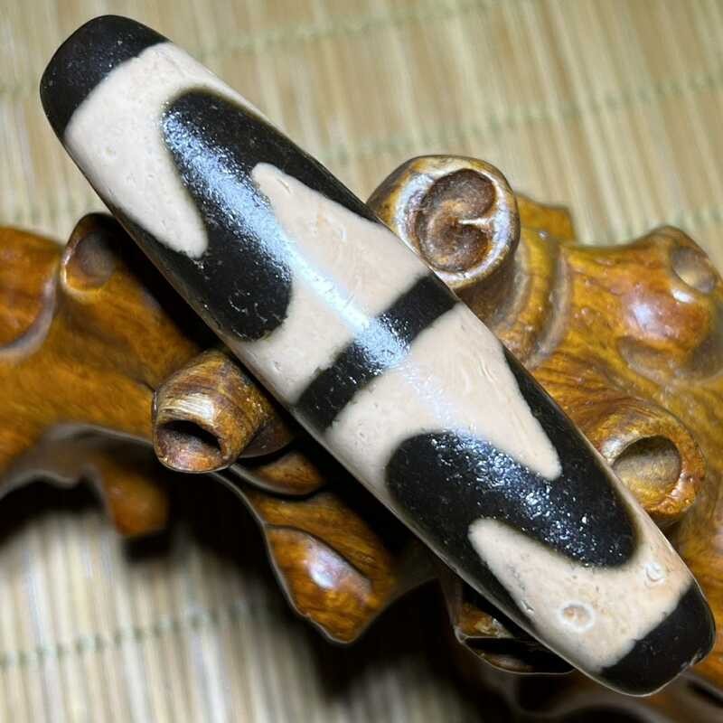 อาเกต Sky Pearl สูงเคลือบน้ำมันสีดำและสีขาวเสือฟัน Sky Pearl จี้ Weathering Grain Live Cargo สินค้าท